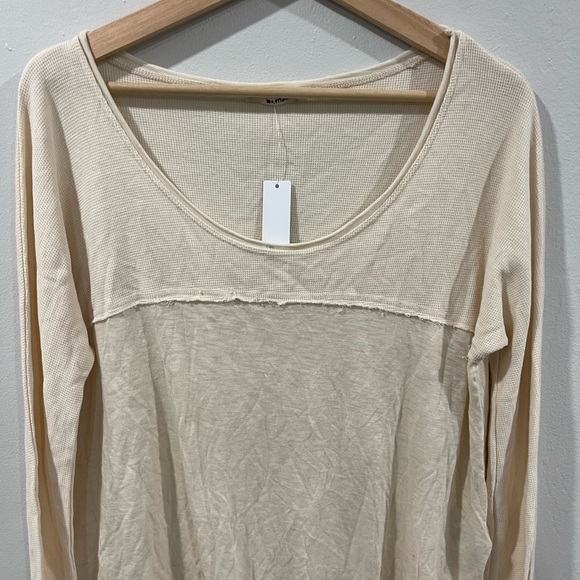 NWT LAmade Long Sleeve Beige Waffle Knit Top Sz Small - Picture 2 of 7